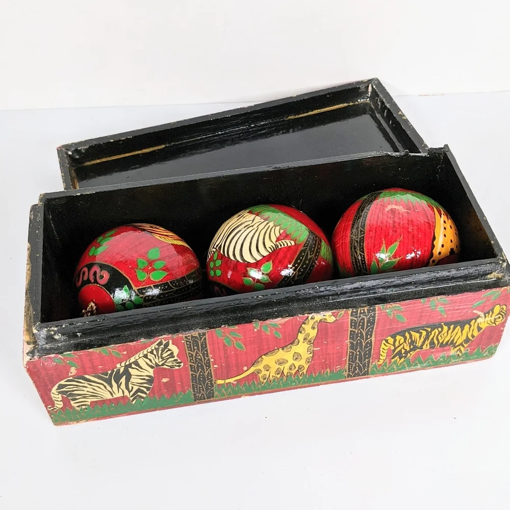 Vtg Foreside laquered hand painted ornament box
